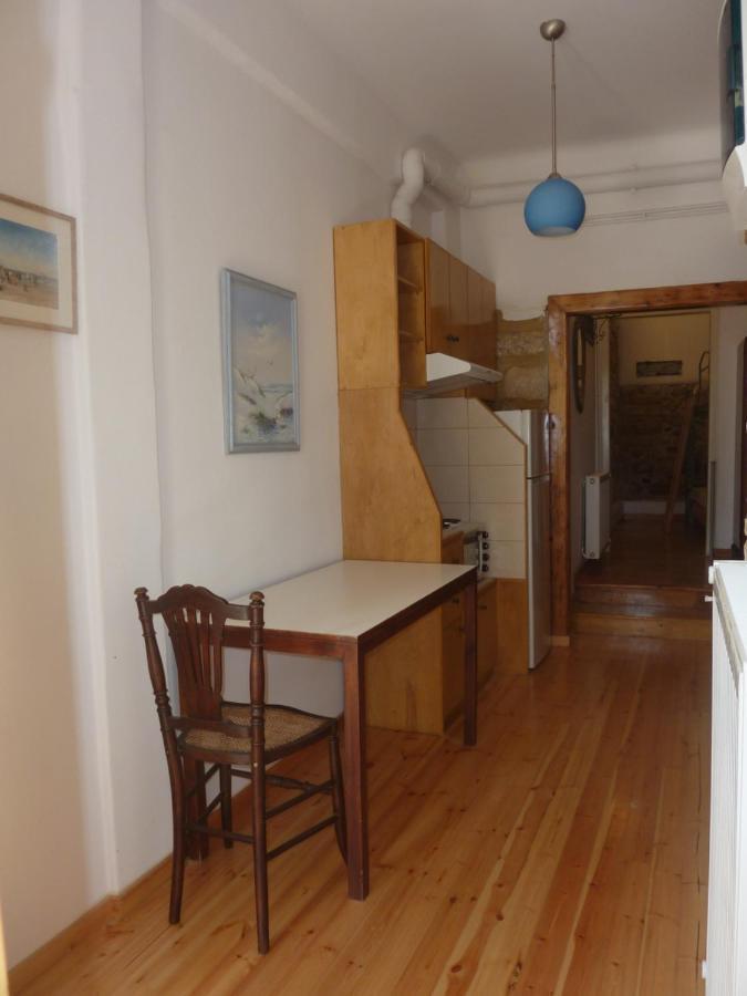 A Painter's House In Plaka Apartment Athens