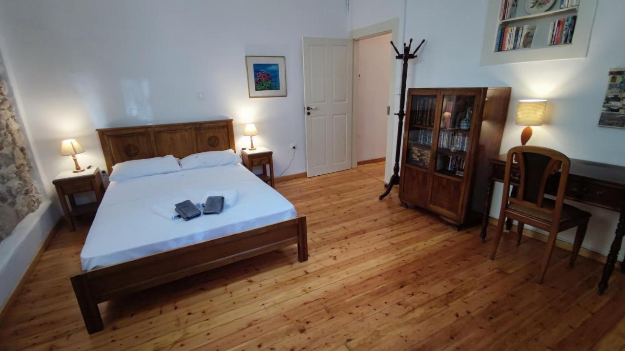 A Painter's House In Plaka Apartment Athens