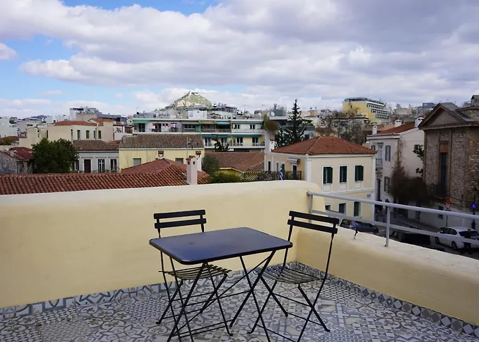 A Painter\'S House In Plaka