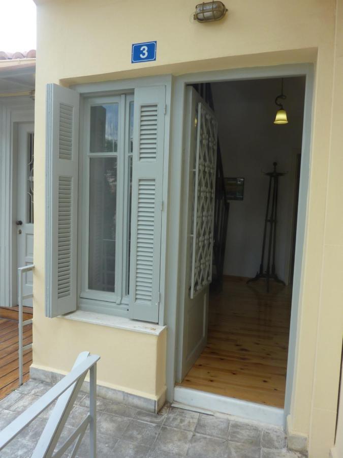 A Painter's House In Plaka * Athènes