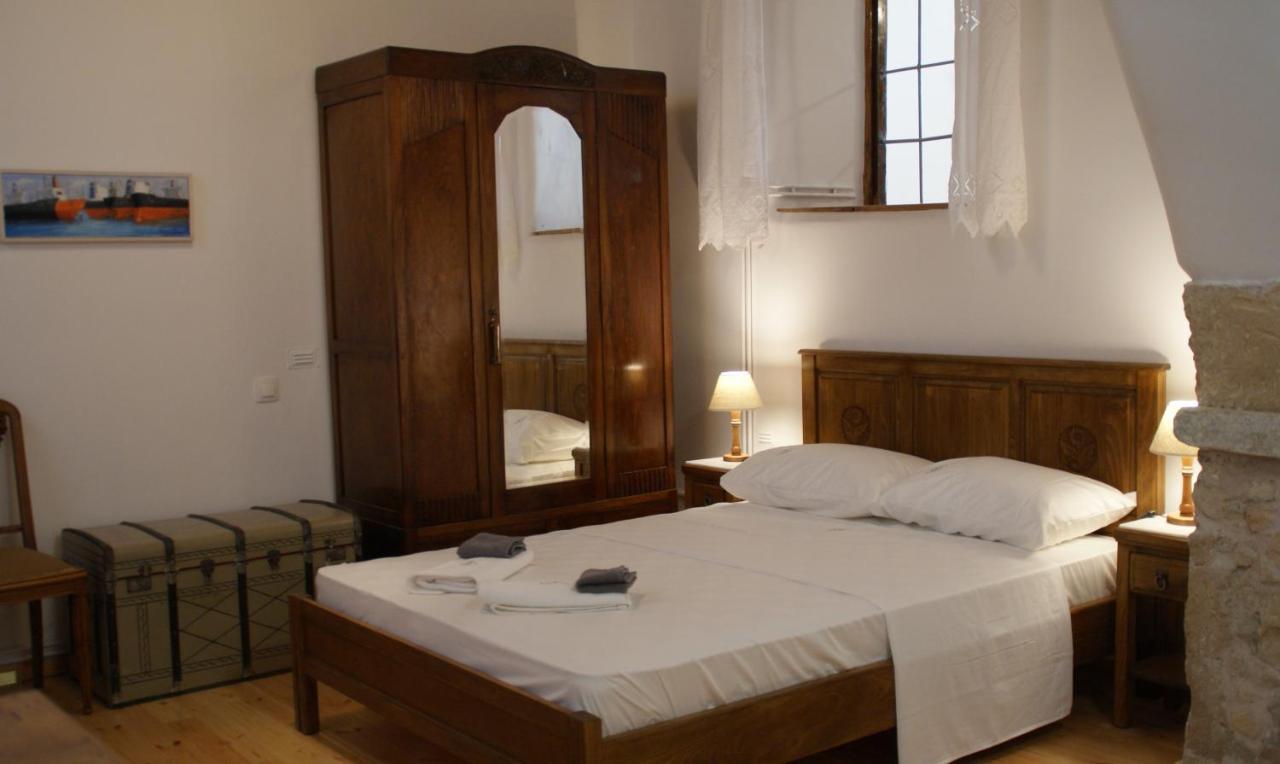 A Painter's House In Plaka Appartement