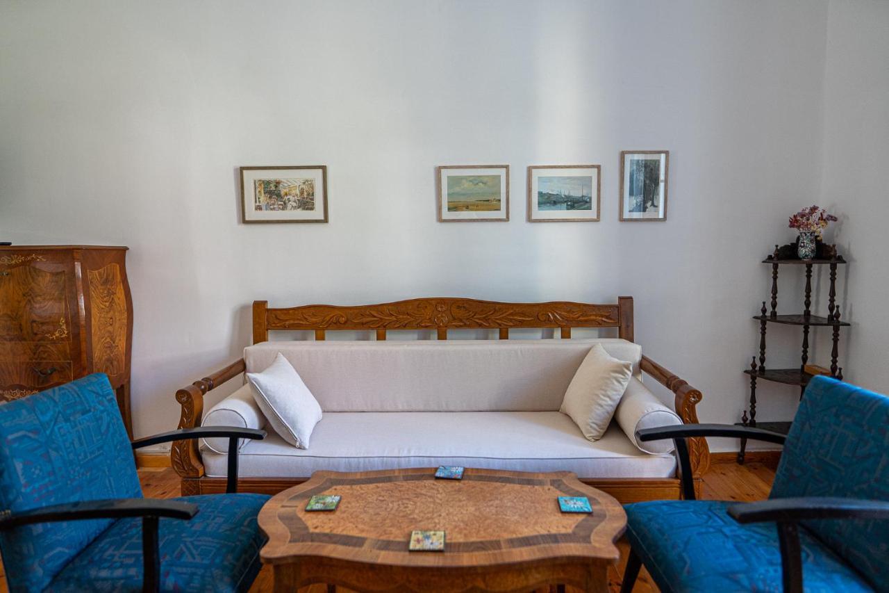 A Painter's House In Plaka * Athènes